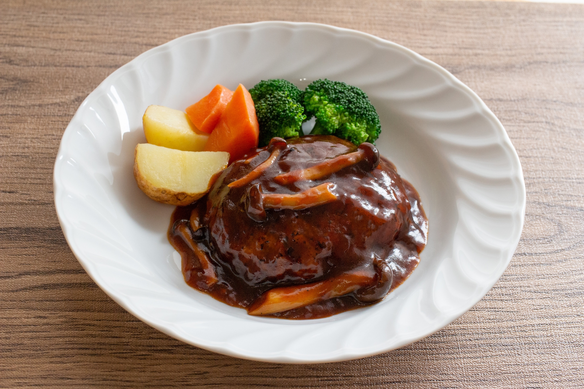 煮込みハンバーグ